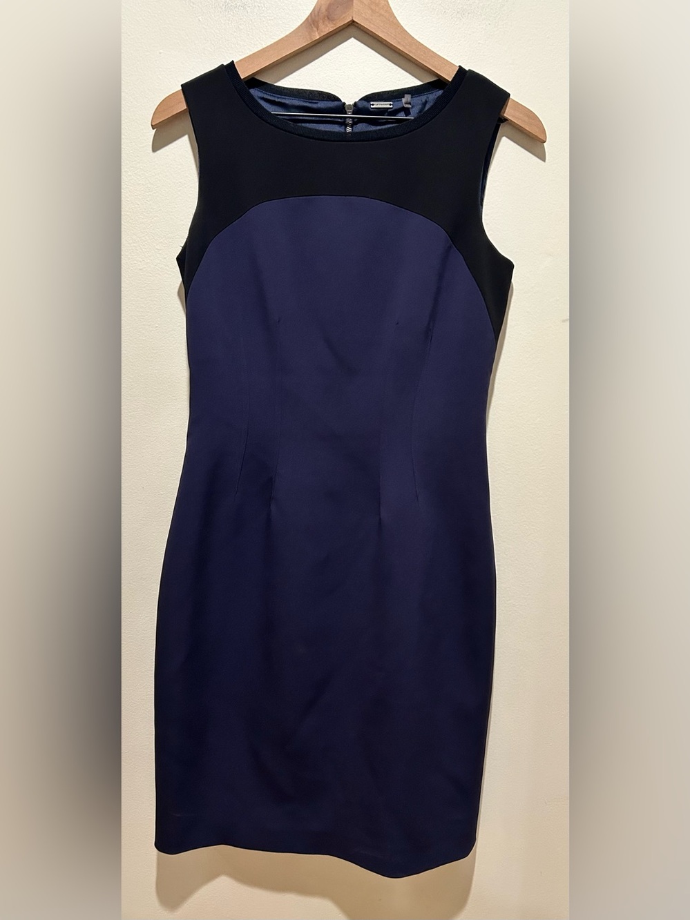 Elie Tahari Navy Blue & Black Lined Colorblock Sheath Pencil Suit Dress - Size 4